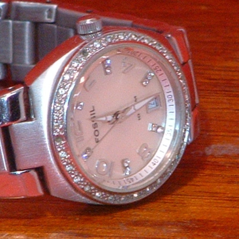 Fossil Am-415 Crystal Date Analog Watch - image 6
